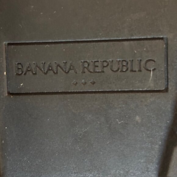 Banana Republic Black Leather Vee Strap Lug Loafers Women's Size 7.5 - Picture 9 of 11